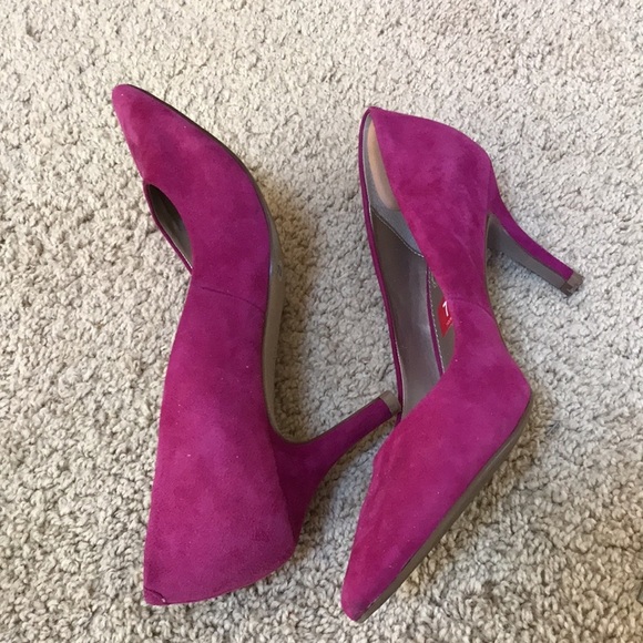 Alfani Step N Flex SZ 7 M,magenta jeules suede pumps. - Picture 6 of 10